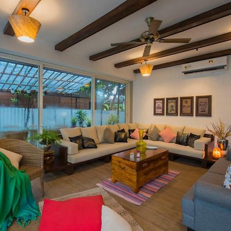 El Lodge By Stayvista - Pool, Lawn, And A Charming Gazebo For Your Perfect Getaway 罗纳瓦拉 外观 照片
